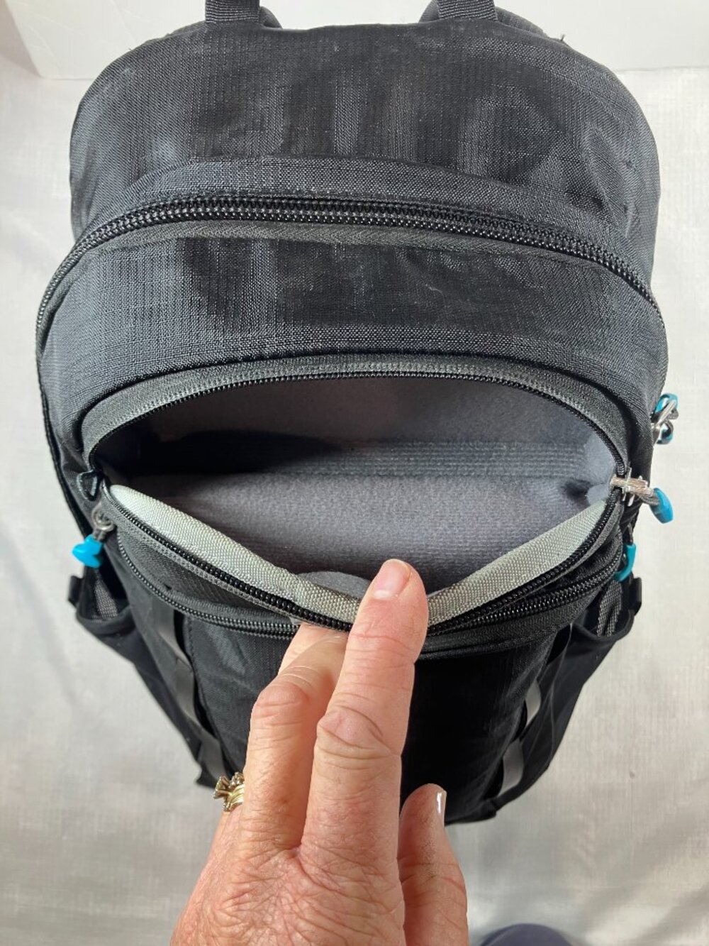 Thule Sweden Crossover Backpack, Black With Teal GUC - Picture 10 of 11